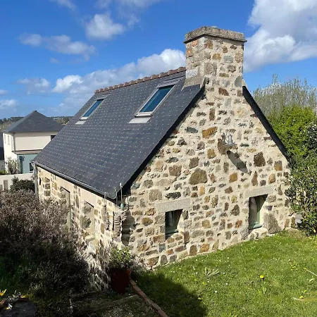 Penty Renove Proche De Morgat Holiday home *